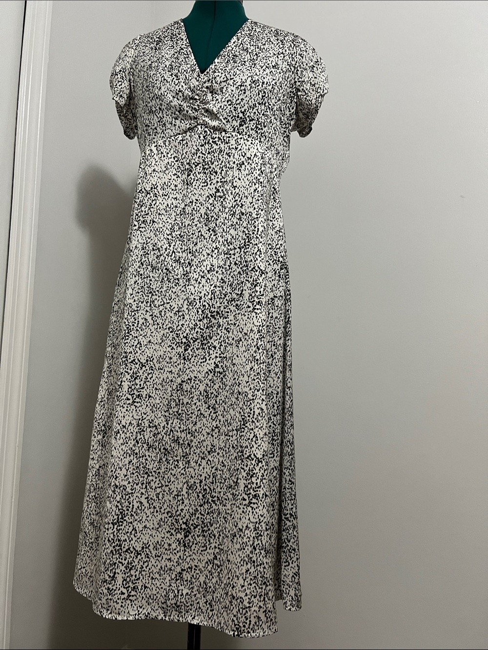 Banana Republic Black and White Speckled V-Neck Maxi Dress